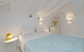 Gaia Accomodation Hydras